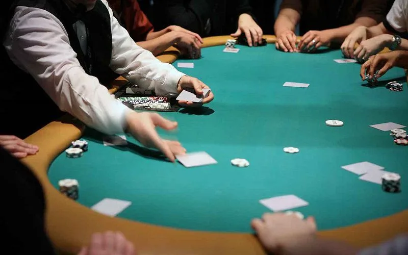 Các Giai Đoạn Chiến Thuật Trong Cách Chơi Tournament Poker