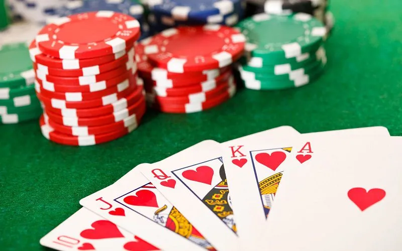 Bản Chất Của Cách Đọc Bài Đối Thủ Trong Poker Là Gì?